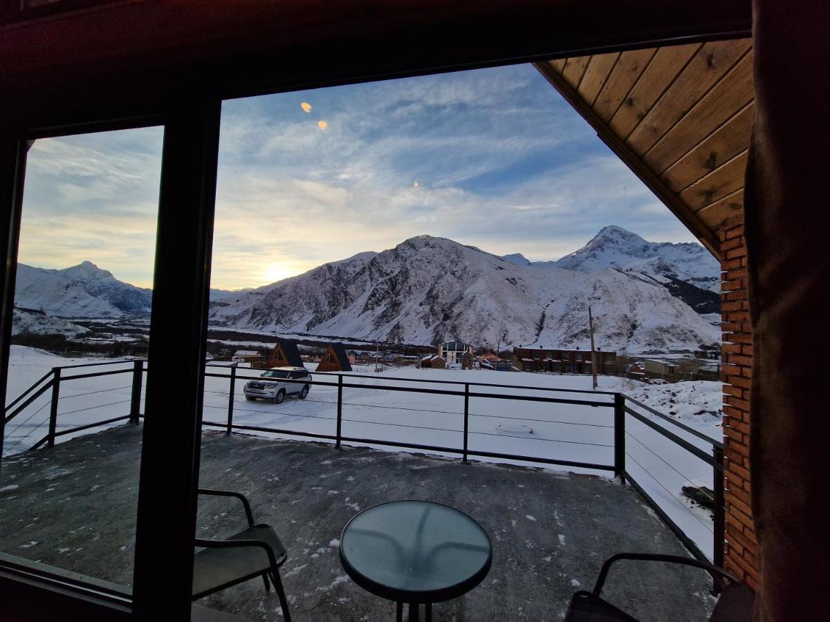 Kera Cottages Kazbegi Stepantsminda Quarto foto