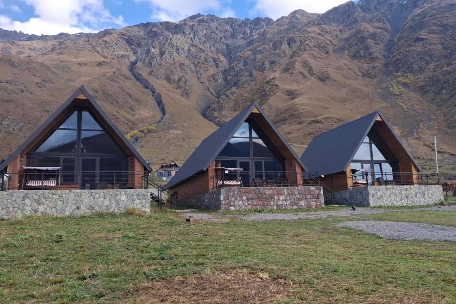 Kera Cottages Kazbegi Stepantsminda Quarto foto